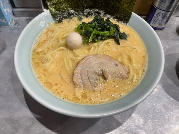 「ラーメン 大盛 ライス」@横浜家系ラーメン 魂心家 自由が丘店の写真