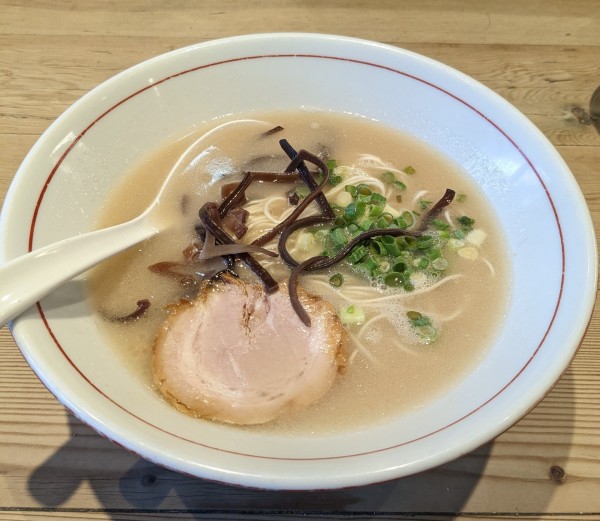「純製らーめん」@博多らーめん 虎の写真