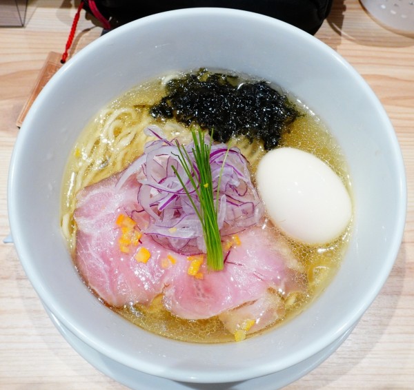 「味玉青森拉麺 白（塩）」@拉麺·餃子 花秀の写真