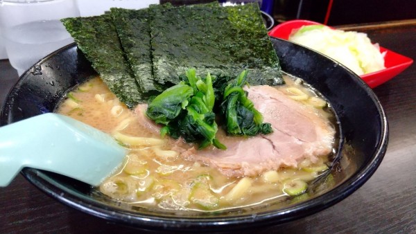 「#ラーメン #醤油 #並 #880円 #キャベツ #160円 #」@らーめん家 せんだい 鶴ヶ峰本店の写真