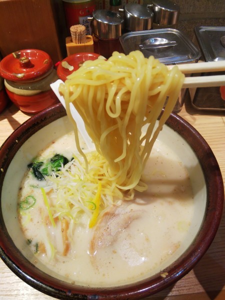 「俺流熟成塩らーめん 麺かため」@俺流塩らーめん 表参道店の写真
