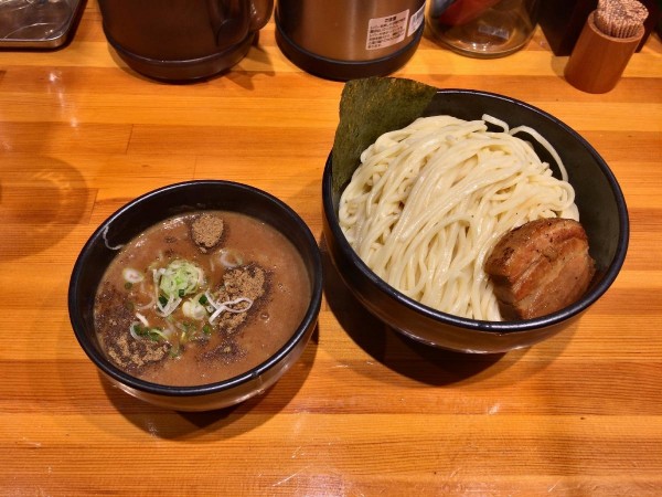 「濃厚つけ麺(大 麺300g) 900円」@つけ麺 燕武の写真