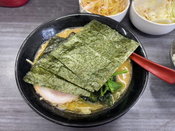 「ラーメンしょうゆ（780円）」@横浜家系ラーメン 戦国家の写真