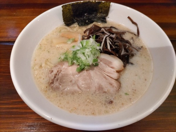 「塩とんこつ青・平打ち麺・大盛」@三文の徳の写真