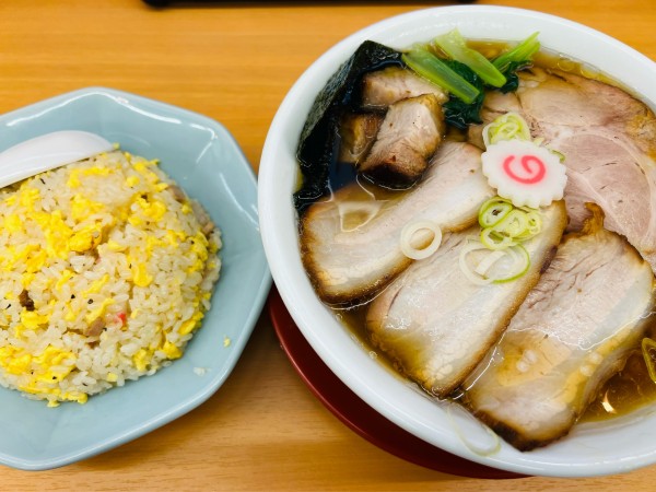 「チャーシュー麺と半炒飯」@麺屋 なが盛の写真