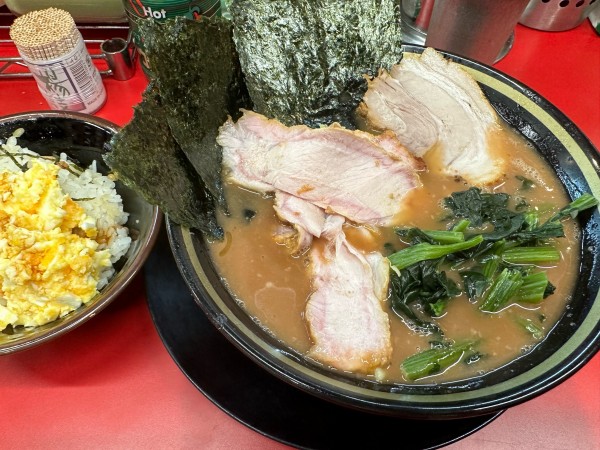 「ラーメン+豚バラ+たまごまぶし小」@IEKEI_TOKYO 王道家直系の写真