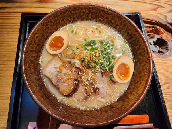 「白うま 味玉」@鹿児島らーめん 隼人の写真