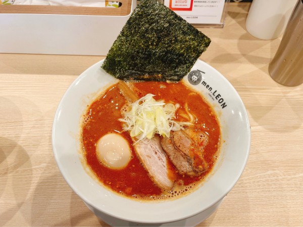 「辛味噌ラーメン+味玉」@麺.れおんの写真