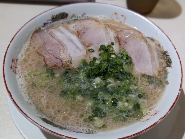 「豚骨ラーメン」@長浜ラーメン 丸羅とんこつの写真