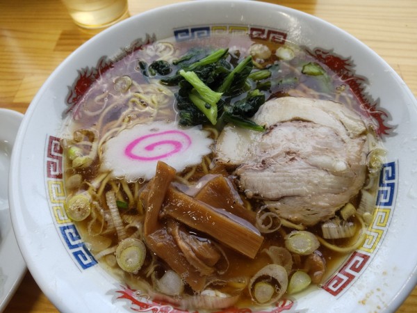 「醤油ラーメン700円、餃子300円」@ラーメン 餃子 きたみの写真