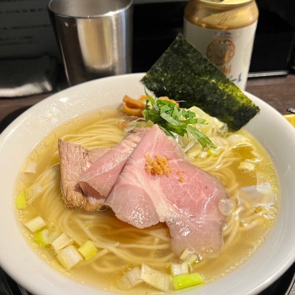 「塩らぁめん＋ビール＋【限定】オマール海老和牛オイル和え玉」@麺処 夏海の写真