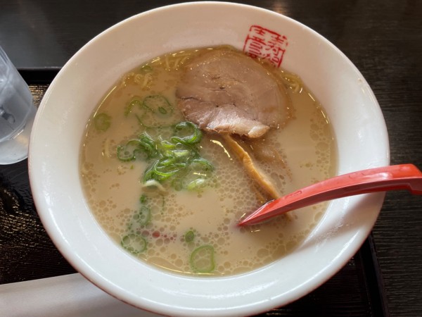 「白ラーメン　￥６７０」@寿がきや ケイズ大高店の写真