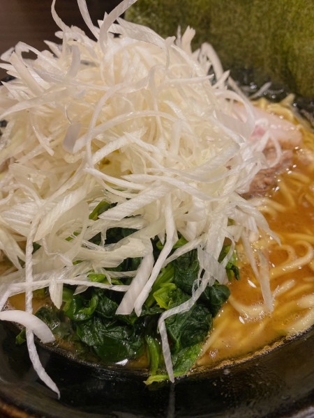 「ラーメン　ネギ」@横浜らーめん 寿三家の写真
