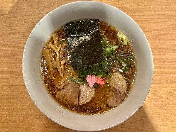 「醤油らぁ麺」@らぁ麺 恋泥棒の写真