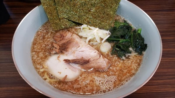 「背脂煮干し中華そば」@背脂煮干中華そば 二代目たかちゃんらーめんの写真