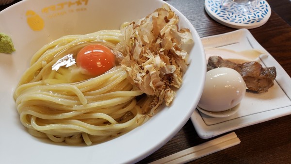 「TKM（カツオ）＋特製」@タマゴトメンの写真