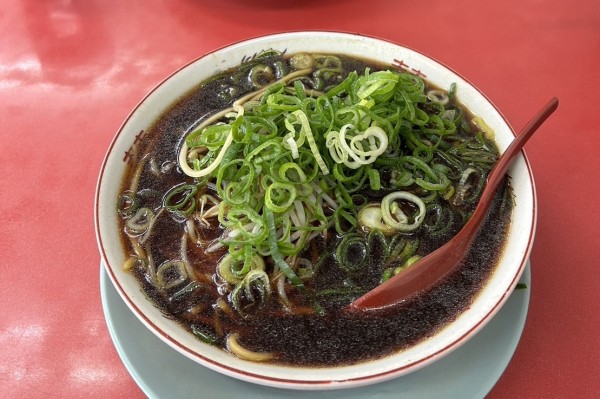 「中華そばチャーシュー抜きネギ増し」@新福菜館 本店の写真