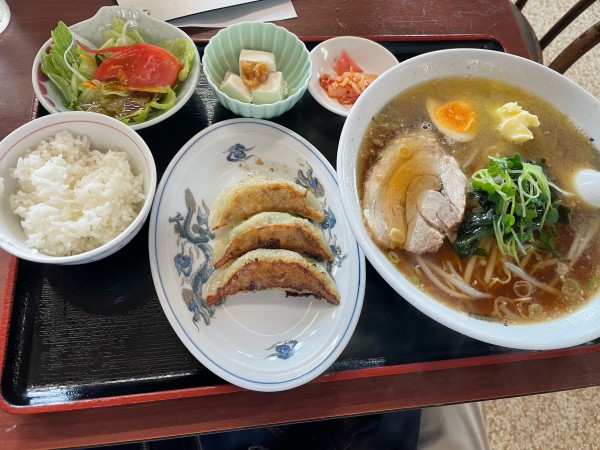「餃子セット（醤油）880円 バター 120円」@ピリカ 新井店の写真