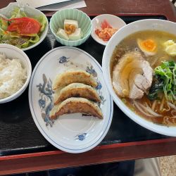 餃子セット（醤油）880円 バター 120円