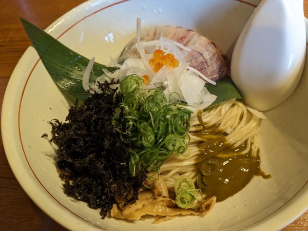 「帆立といくらの和えそば鮑の肝ソースかけ」@寿製麺よしかわ 川越店の写真