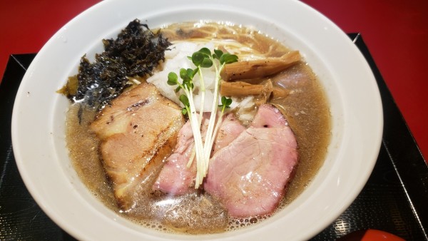 「煮干し中華そば」@らぁ麺処 蓮の華の写真