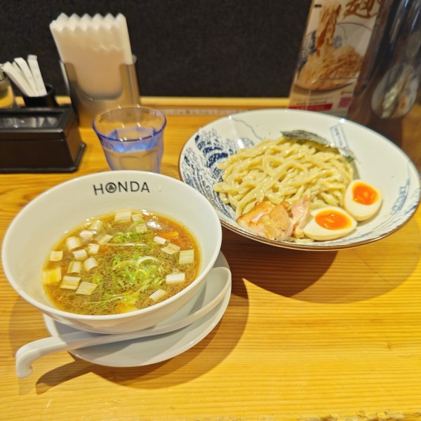 「自家製手揉みつけ麺  上  醤油」@本田麺業 神田西口駅前店の写真