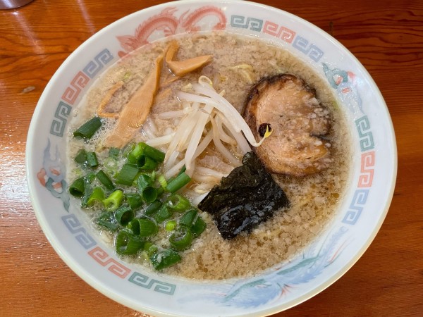 「ラーメン　半ライス」@中華そば専門店 木八 三島店の写真