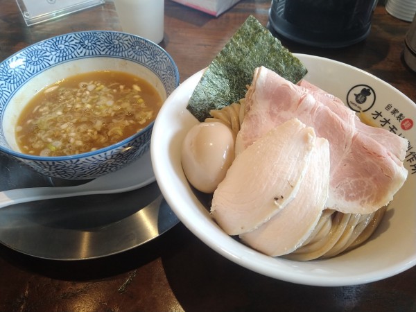 「上鶏つけそば_中盛(1380円)」@自家製麺オオモリ製作所 壬生店の写真