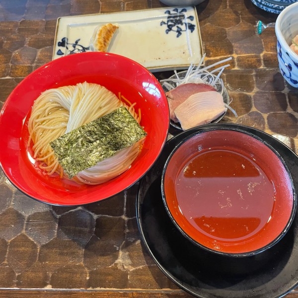 「昆布水つけそばver.龍介+特級肉増+チャー丼餃子3個セット」@特級鶏蕎麦 龍介の写真