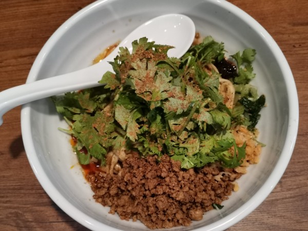 「金ゴマパクチー汁なし担担麺」@担担麺しかないお店の写真