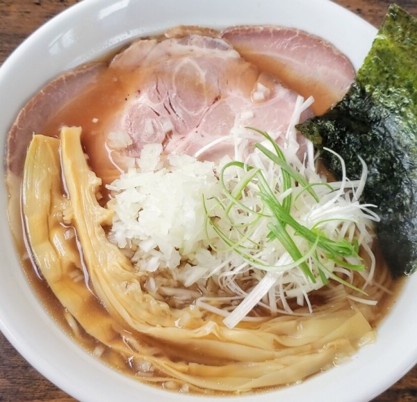 「醤油ラーメン（大盛無料） ８５０円」@麺屋 亮の写真