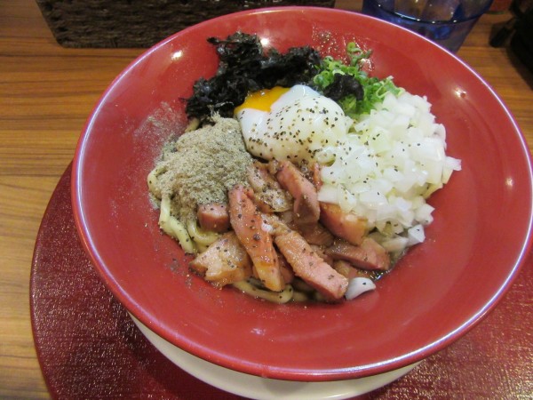 「限定　ドロニボ濃厚煮干しまぜそば（１２００円）」@煮干し中華蕎麦 彩葉にの写真