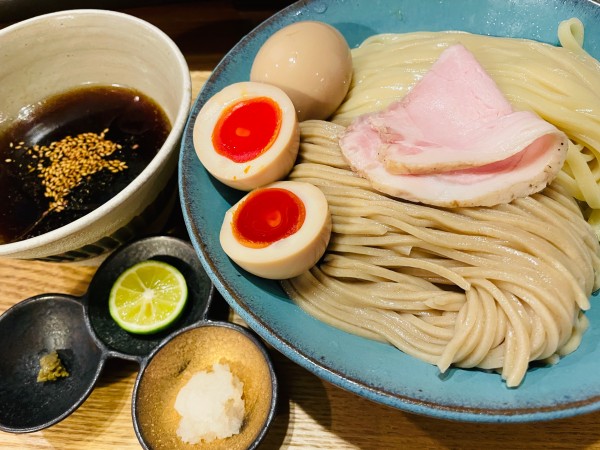 「冷やしあいもり木桶醤油つけ麺 特盛 他 1,950円」@いかれたNOODLE Fishtonsの写真