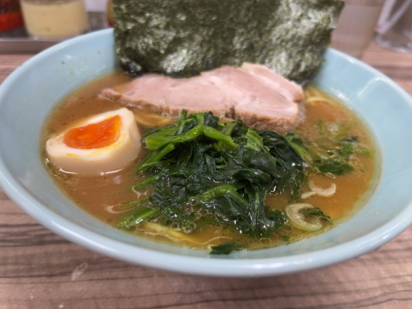 「本店ラーメン」@横浜ラーメン 武蔵家 中野本店の写真