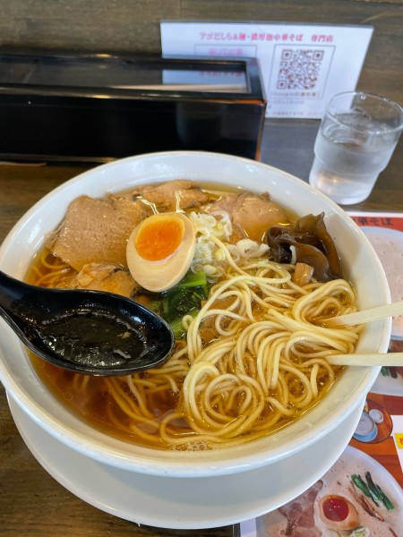 「あごだし中華そば」@自家製麺 仁の写真