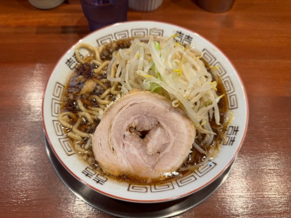 「らーめん(麺少なめ.ニンニク少なめ.野菜少なめ)850円」@三代目 らーめん 千の写真