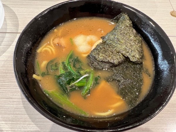 「横浜家系ラーメン (にんにくのせ)」@はま寿司 箕輪店の写真