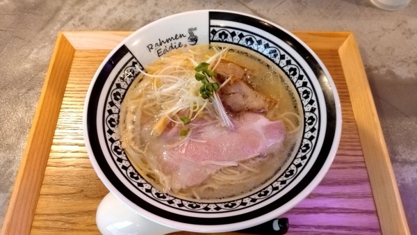 「シオラーメン_1000円」@Rahmen Eddie 新宿御苑の写真