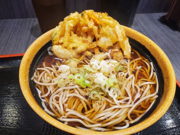 「かき揚げそば４９０円」@そば処 めとろ庵 西船橋店の写真