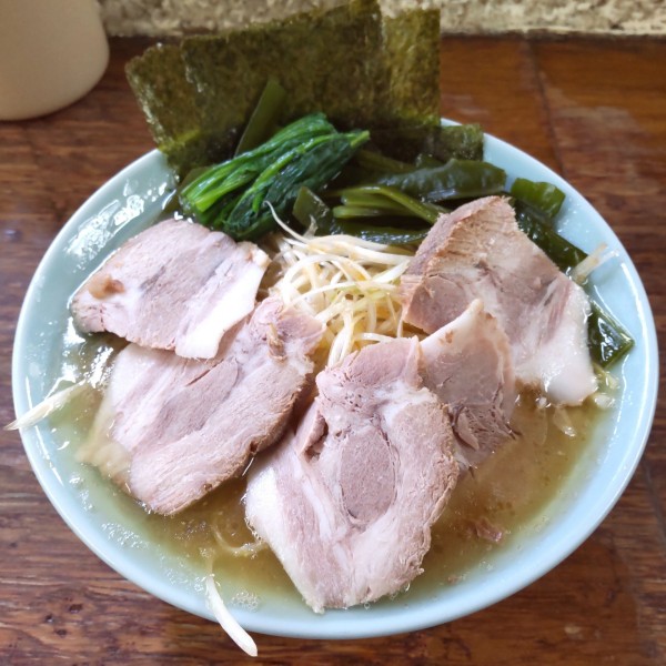 「ネギチャーシューメン＋クキワカメ＋ほうれん草（￥1,700）」@まこと家の写真