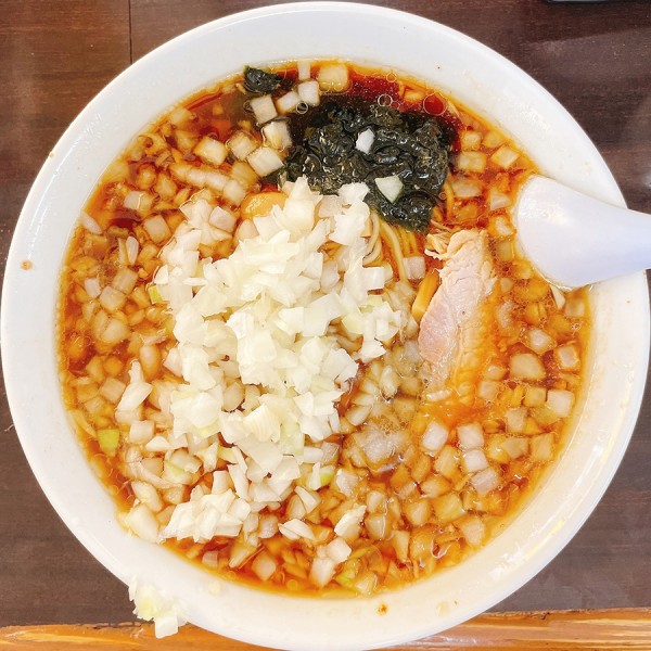 「ぐうらーめん＋薬味（玉ねぎ）大盛り」@ぐうらーめんの写真