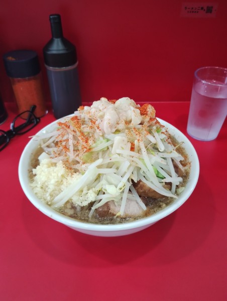 「小豚入り　950円」@ラーメン二郎 生田駅前店の写真