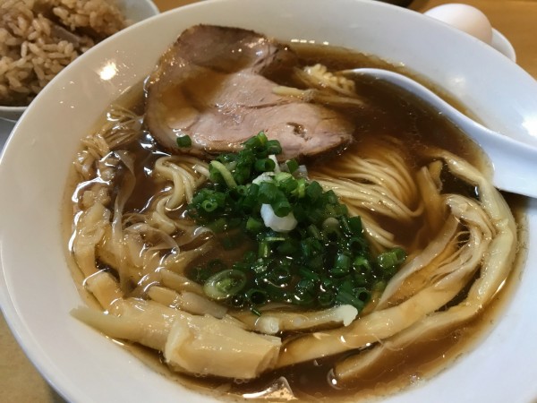 「ラーメン（醤油）➕いりこ飯」@三代目しゅうの写真