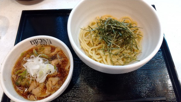 「ぶた肉汁そば・小盛(¥750)」@元祖牛肉そばつけ麺 為セバ成ル。の写真