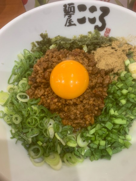 「塩台湾混ぜそば」@麺屋こころ 六角橋店の写真