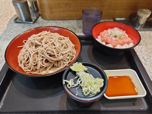 「もりそば（ミニネギトロ丼セット）」@名代 富士そば 昭和通り店の写真