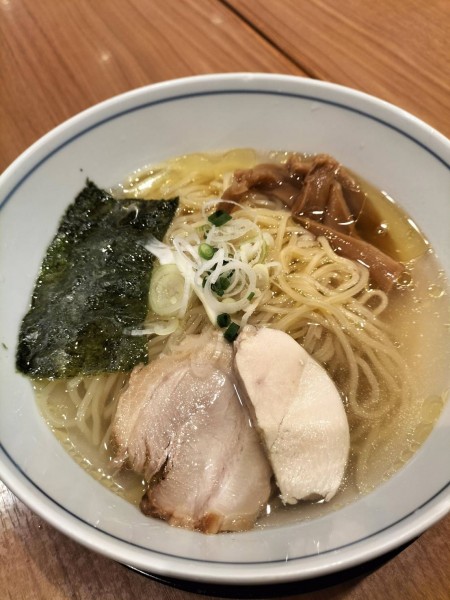 「純鶏ラーメン塩￥690」@麺処直久 新橋店の写真