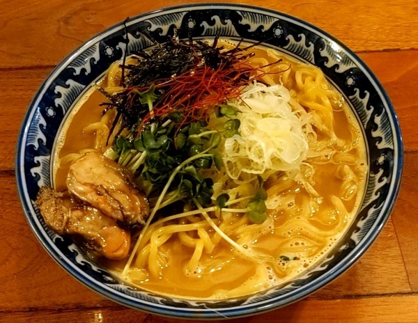 「牡蠣・拉麺」@麺や佐市の写真