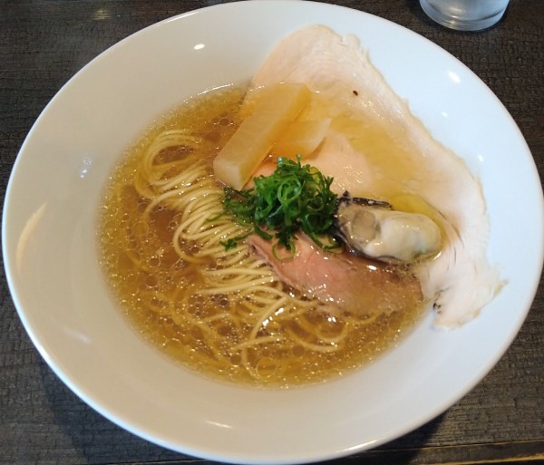 「牡蠣しじみラーメン 950円　替玉 150円」@自家製麺 牡蠣工房 Uguisuの写真