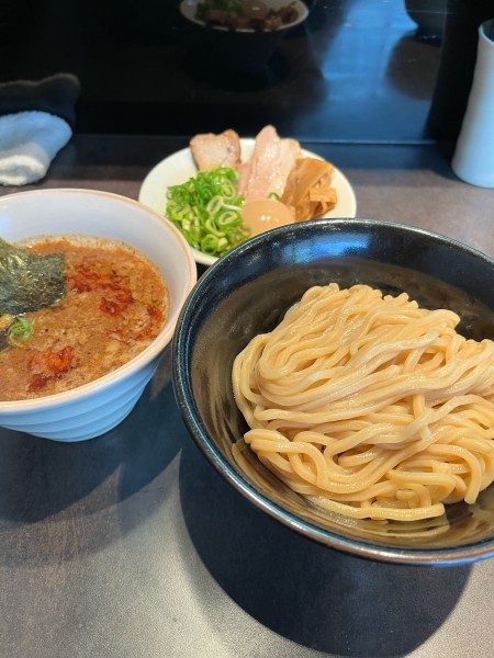 「特製つけ麺【TP】チャーシュー丼」@麺 diner 糸の写真